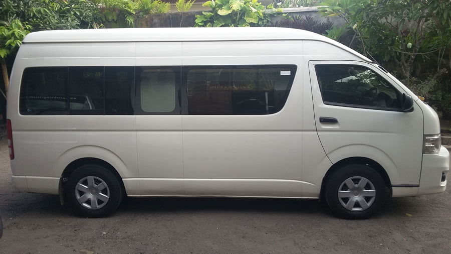 Toyota Hiace Commuter 16 Seat