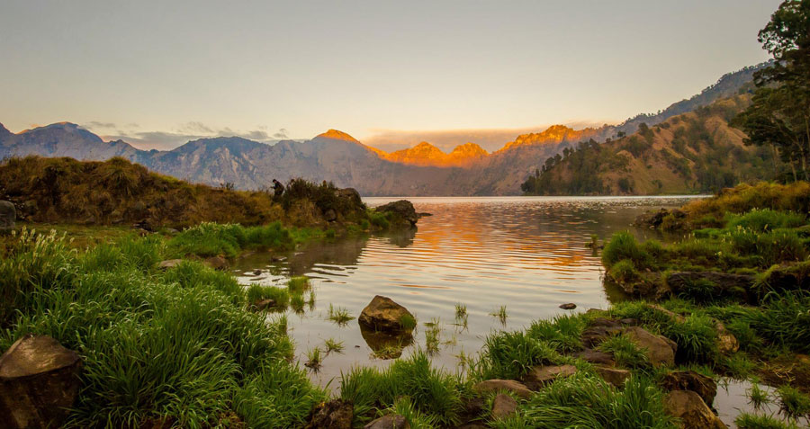 Lake Segara Anak an altitude 2000 meter of Mount Rinjani