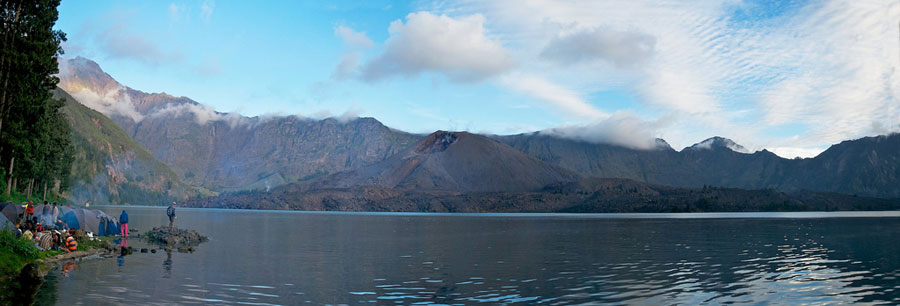 Lake Segara Anak an altitude 2000 meter of Mount Rinjani