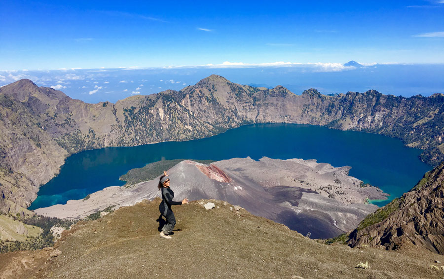 Hiking mount Rinjani package 5 days 4 nights start climb from Senaru to Sembalun Lawang