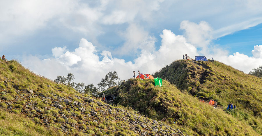 Plawangan Senaru crater rim Mount Rinjani altitude 2,641 meters