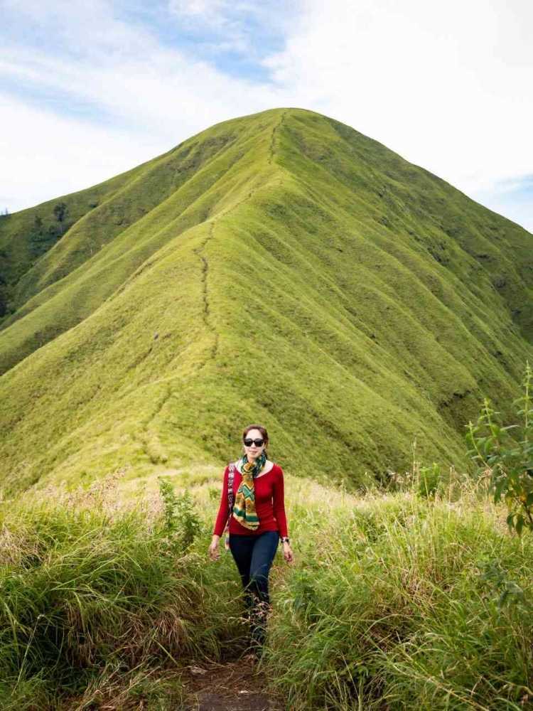 Hiking Anak Dara Hill Sembalun